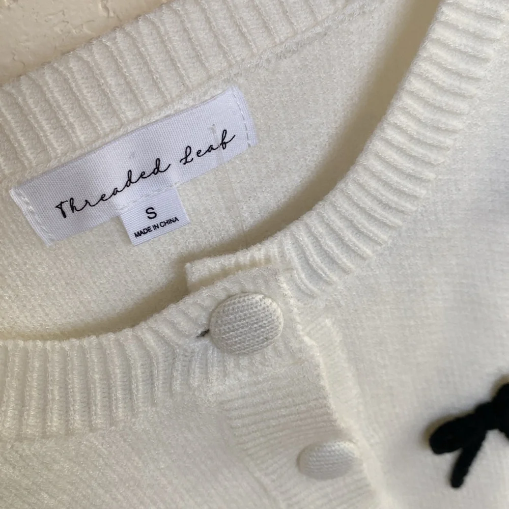 Threaded Leaf Coquette Knit Top 🎀 - Picture 2 of 4